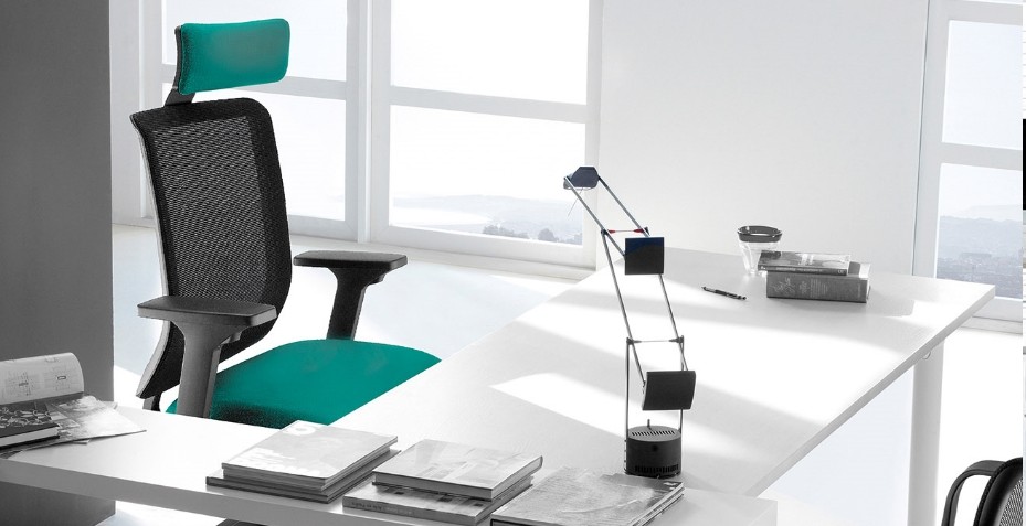 Un design stylé et ergonomique pour vous apporter confort et soutien tout au long de votre journée